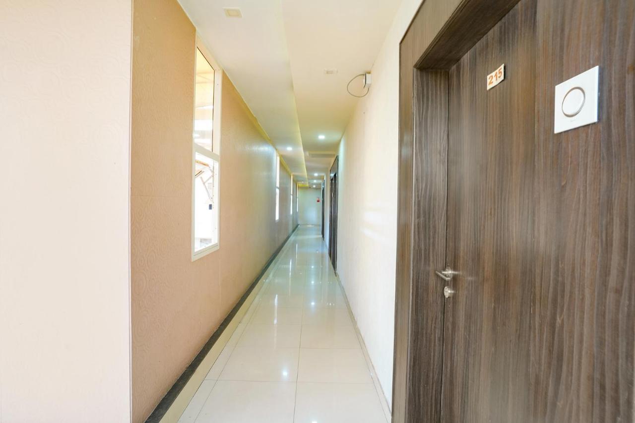 Fabhotel Regent Inn - Nr Skywalk Bridge Pimpri-Chinchwad Eksteriør billede
